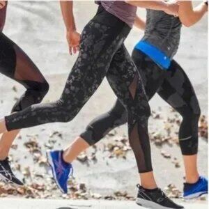 Athleta Moonlight Precision 7/8 Tight Black Floral Size XL